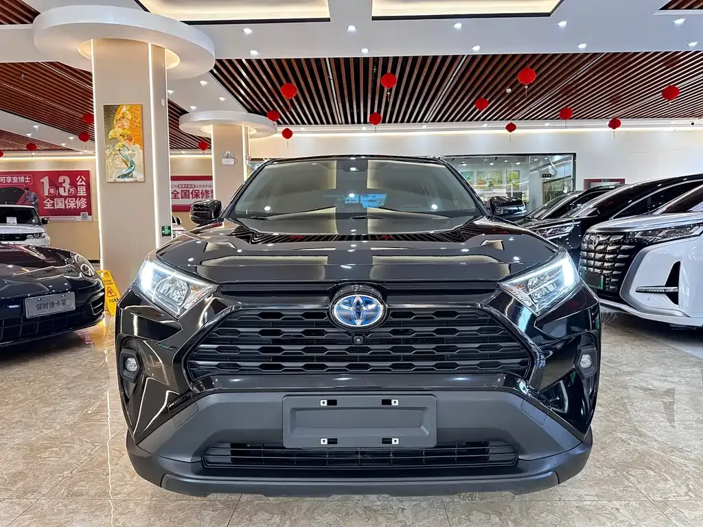 Toyota RAV4 — фото 2