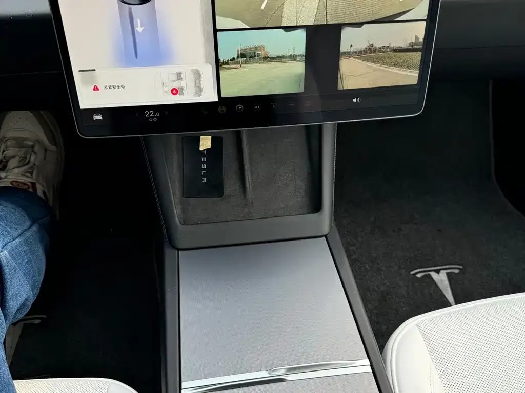 Tesla Model 3 — фото 6