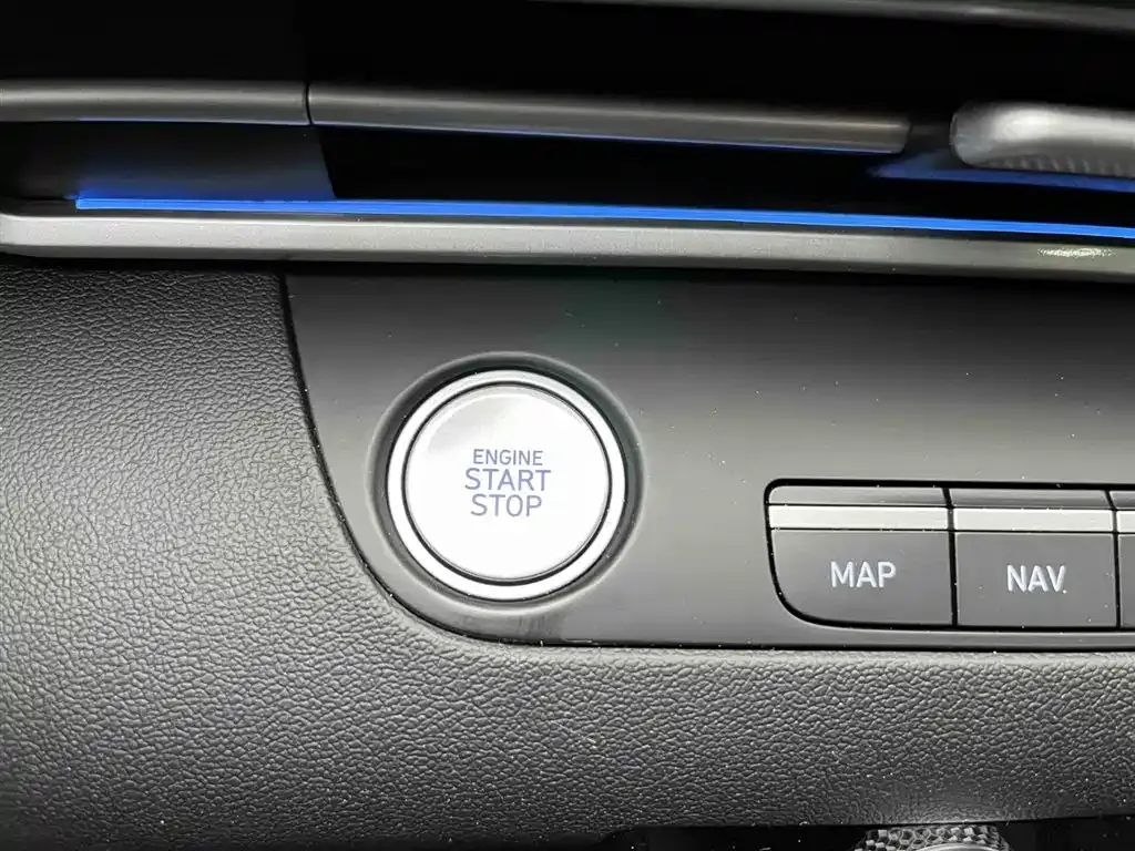 Hyundai Elantra — фото 10