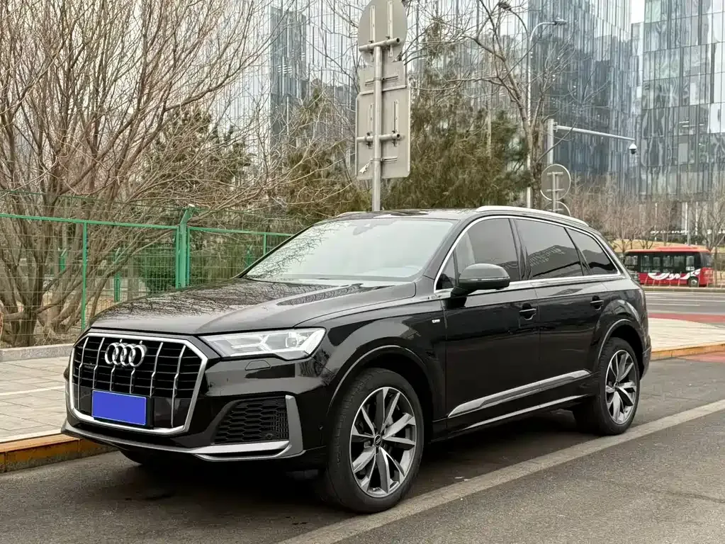 Audi Q7 2022 из CN, фото 1