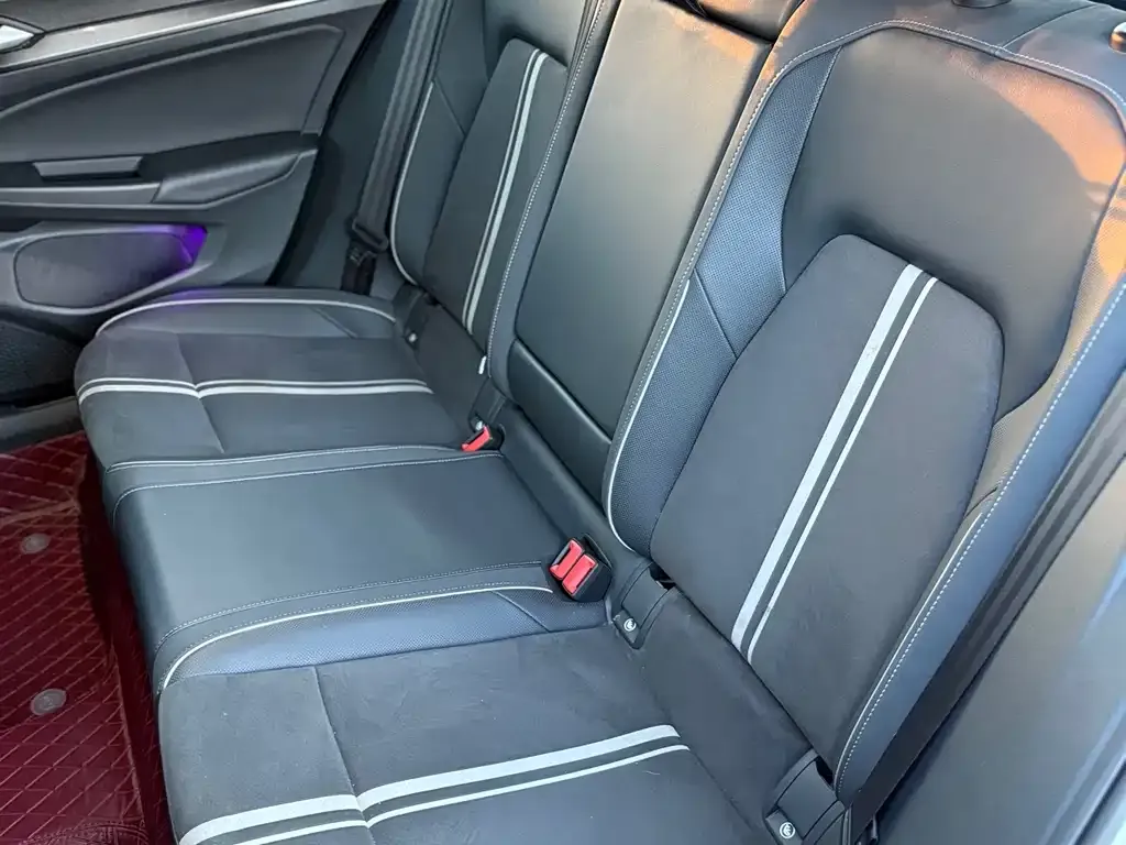 Volkswagen Golf 2022 из CN, фото 7