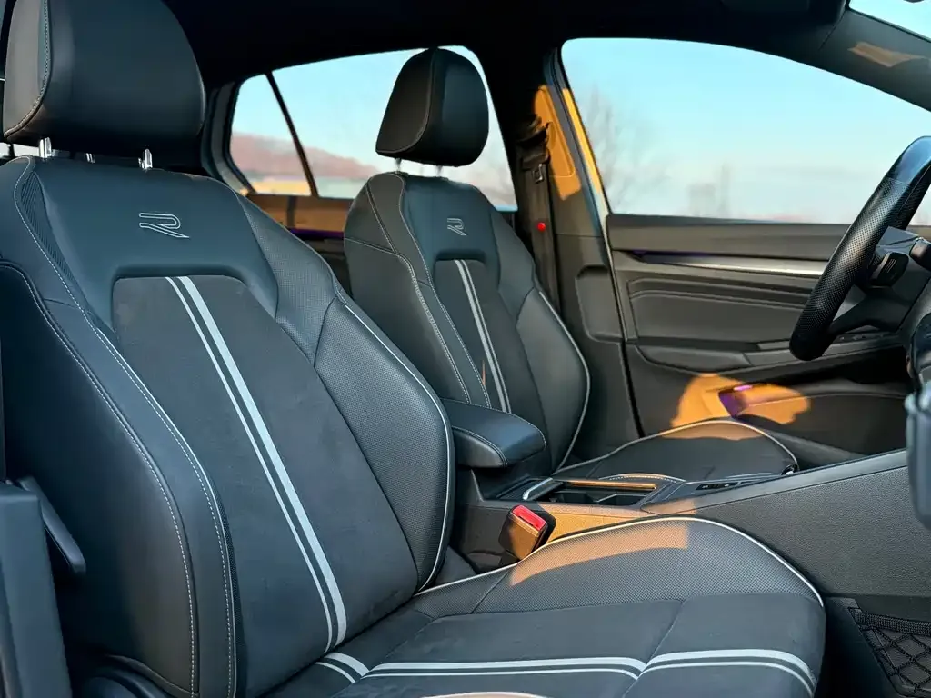 Volkswagen Golf 2022 из CN, фото 3