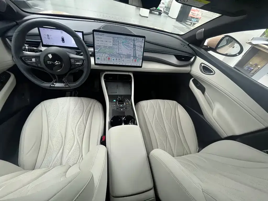 BYD Seal 06GT — фото 10