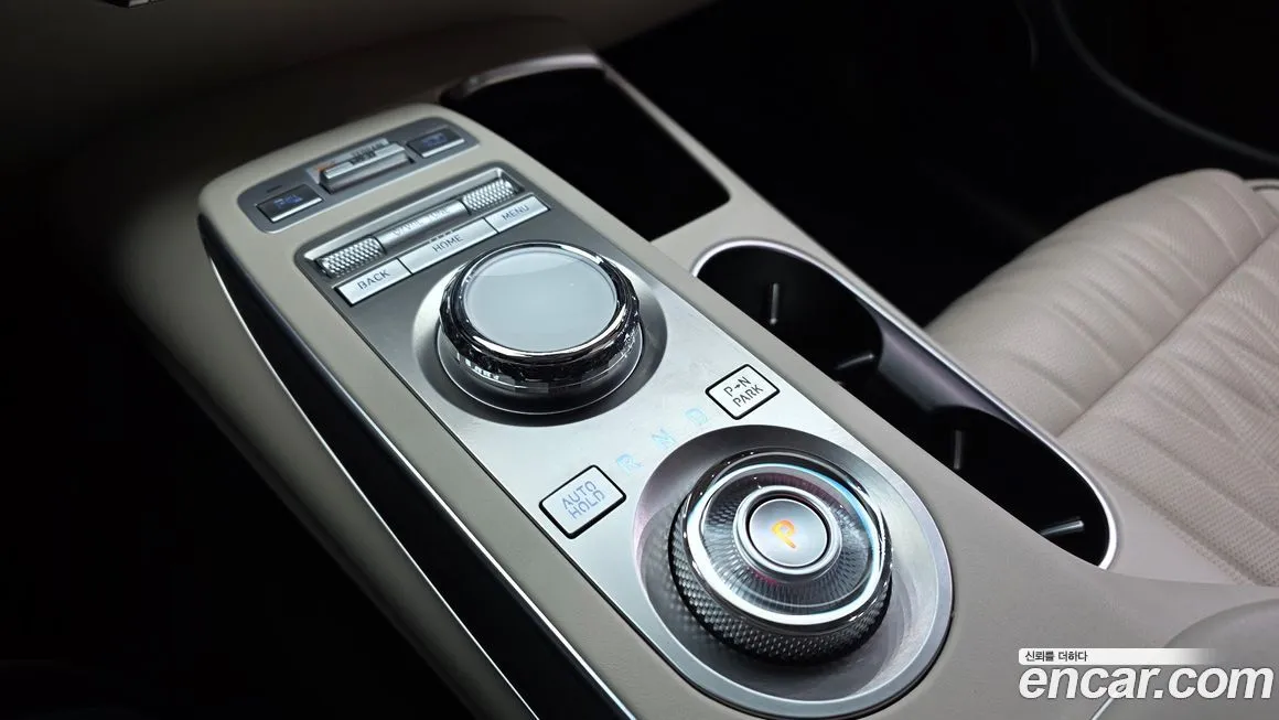 Genesis GV70 — фото 3