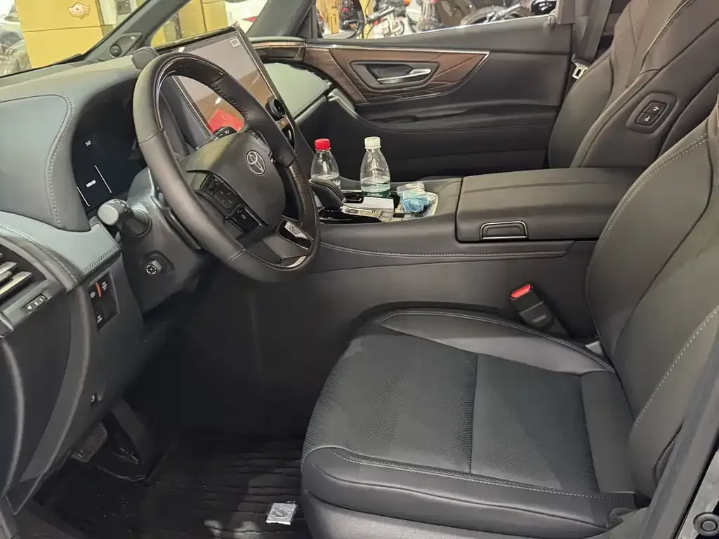 Toyota Alphard 2026 из CN, фото 4