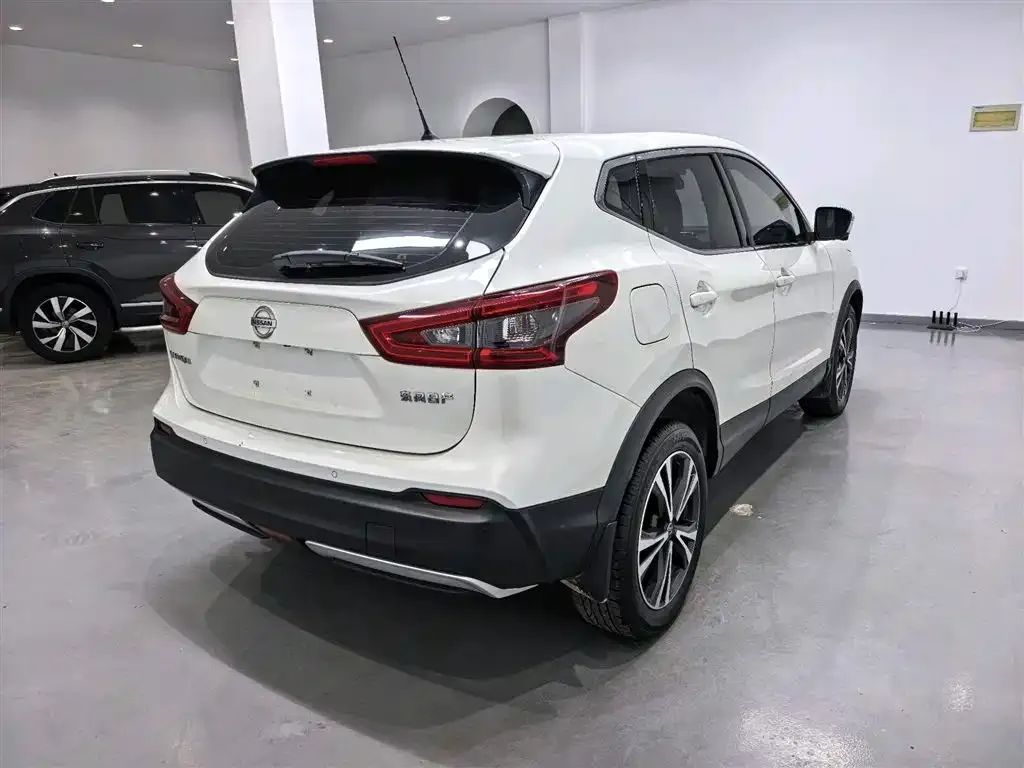 Nissan Qashqai — фото 6