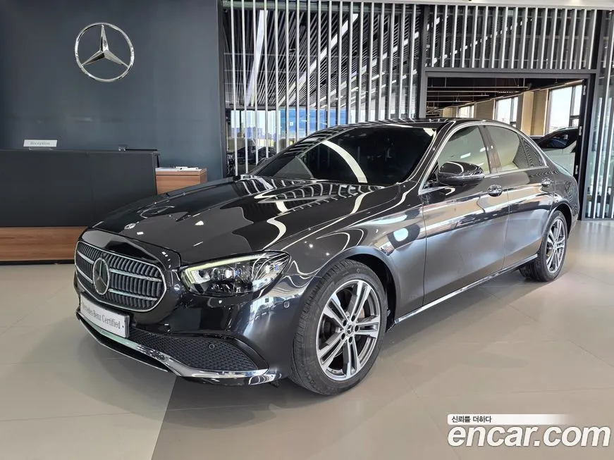 Mercedes-Benz E-Class — фото 1