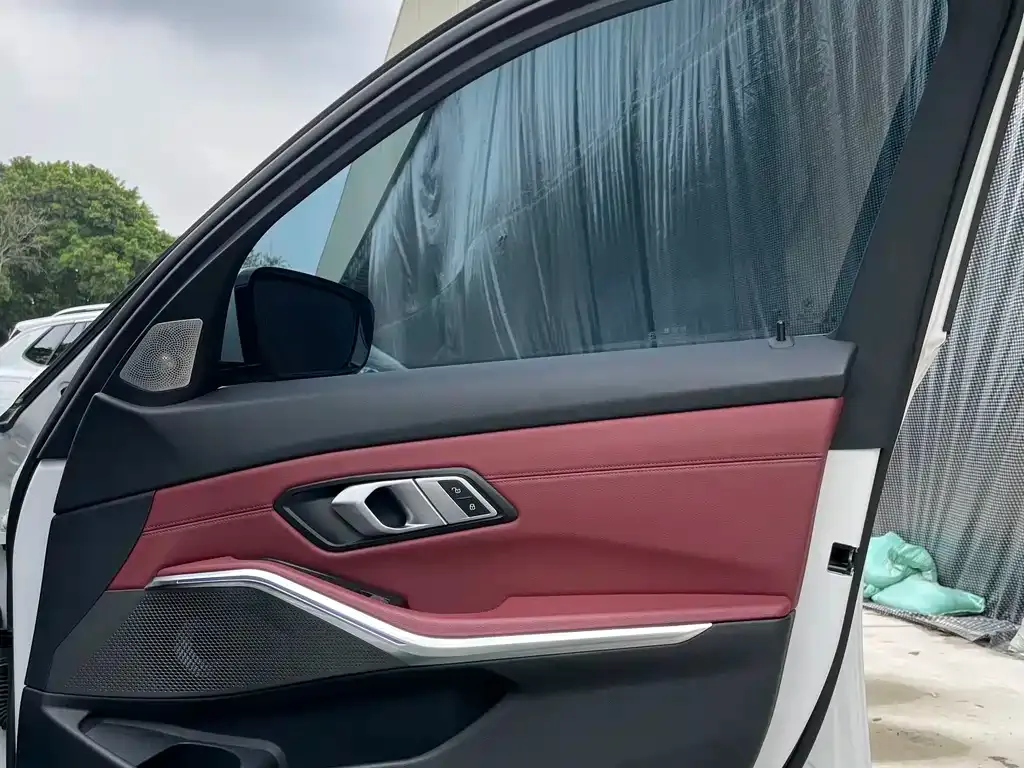 BMW 3 Series 2023 из CN, фото 7