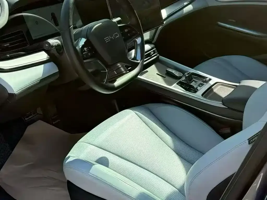 BYD Seal — фото 3