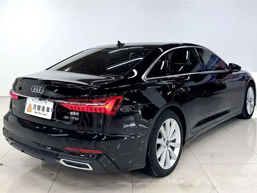 Audi A6L — фото 2