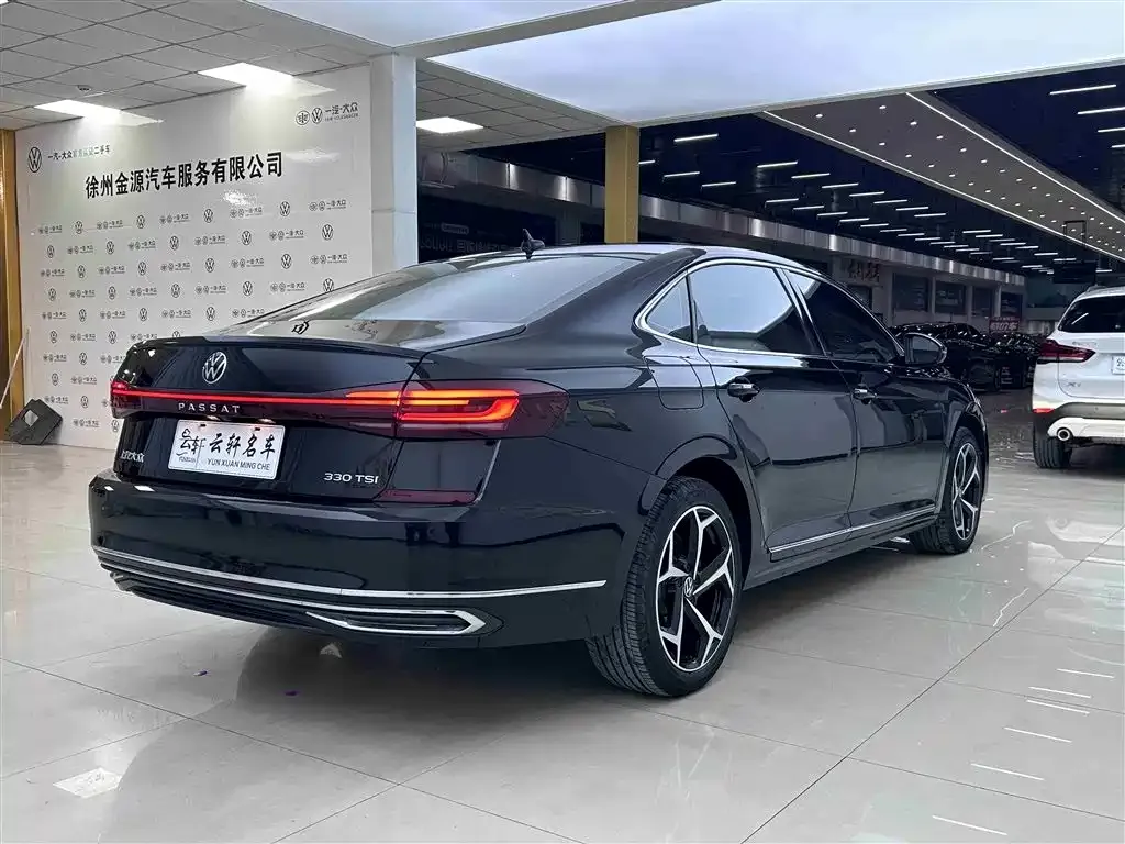 Volkswagen Passat — фото 6