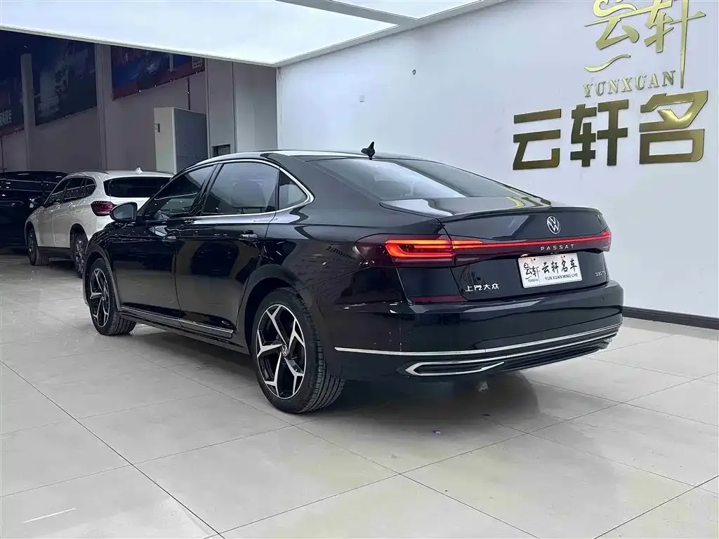 Volkswagen Passat — фото 7