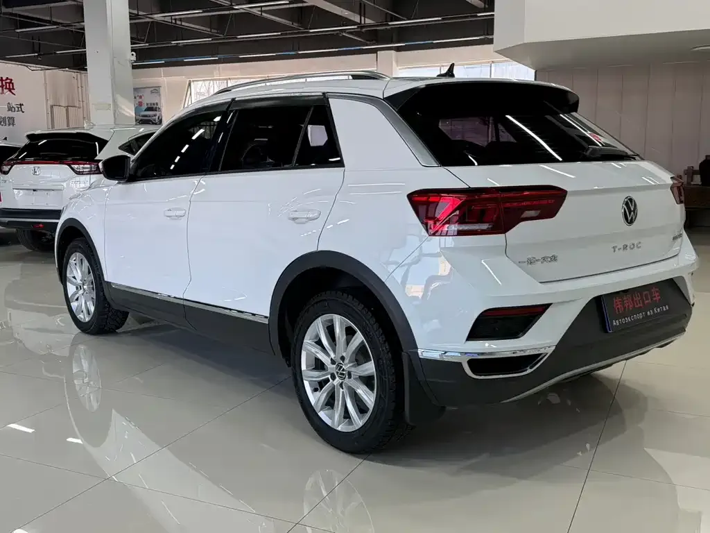 Volkswagen T-Roc — фото 2
