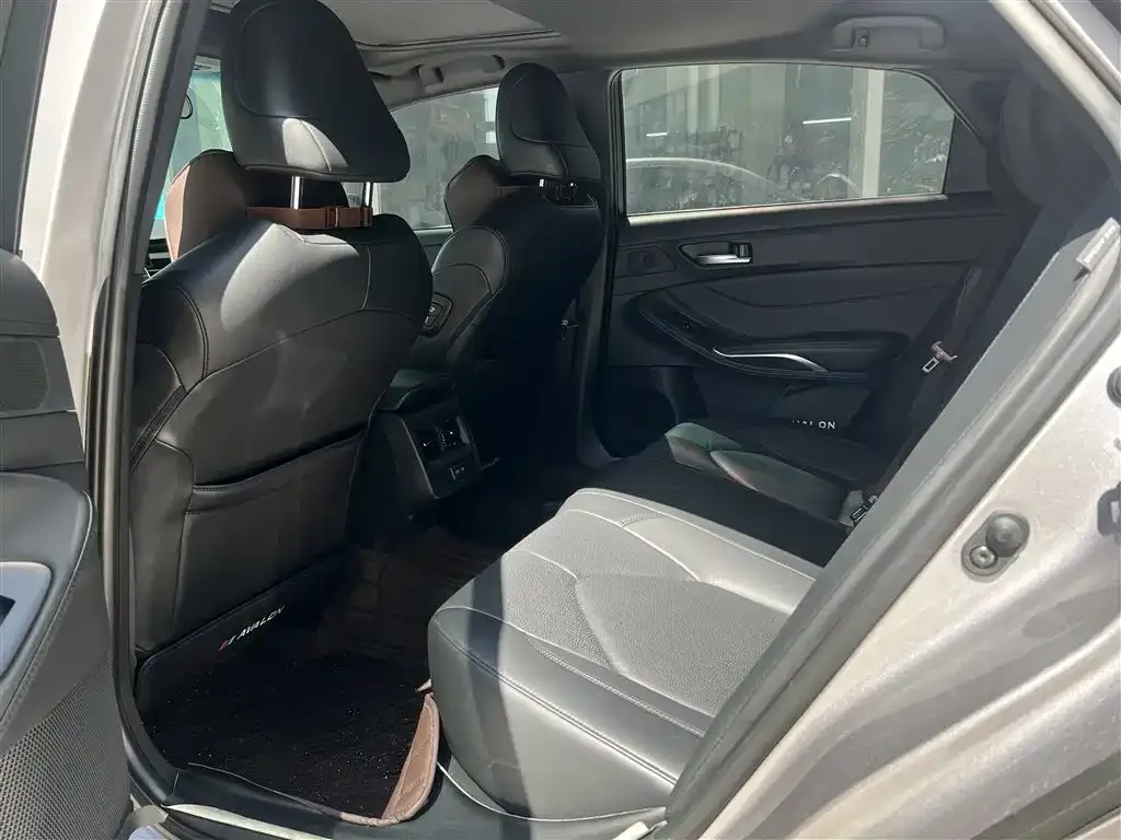 Toyota Avalon — фото 6