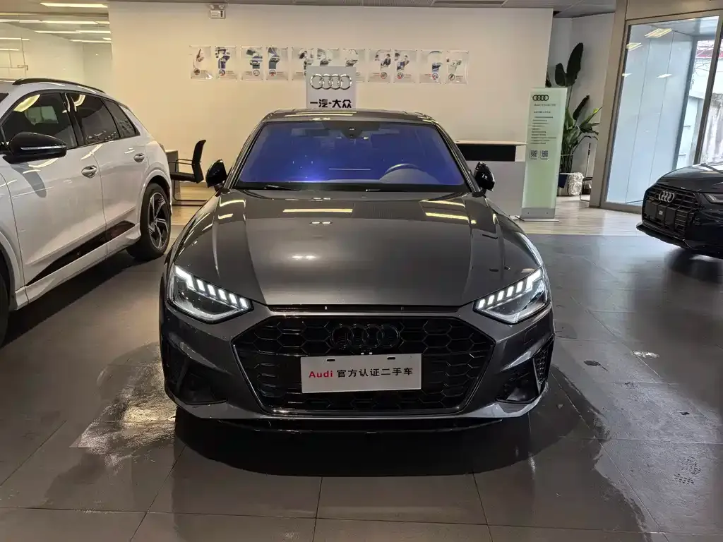 Audi A4L 2023 из CN, фото 2