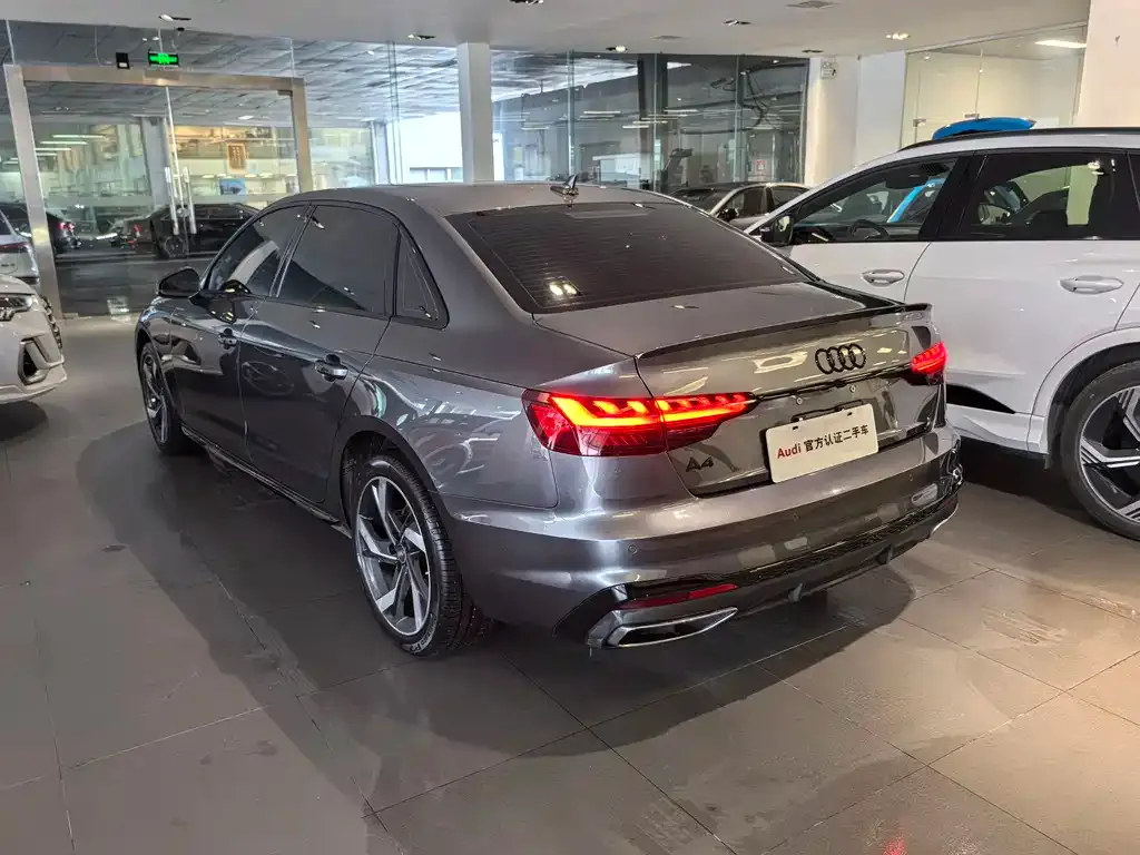 Audi A4L 2023 из CN, фото 4