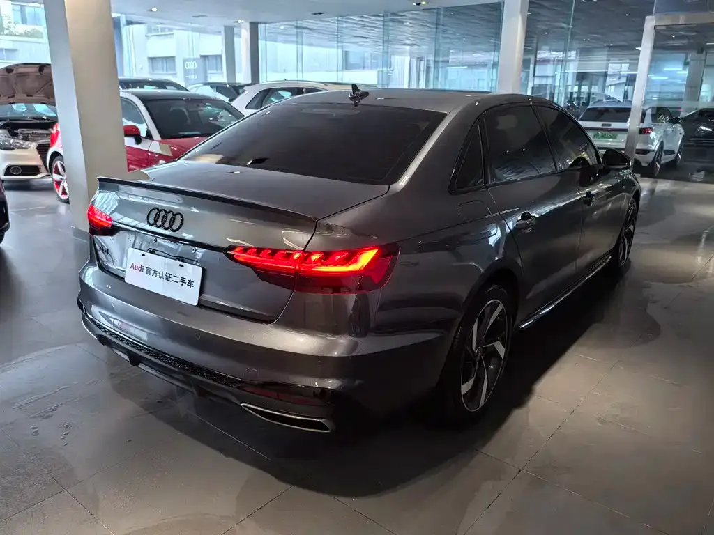 Audi A4L 2023 из CN, фото 5