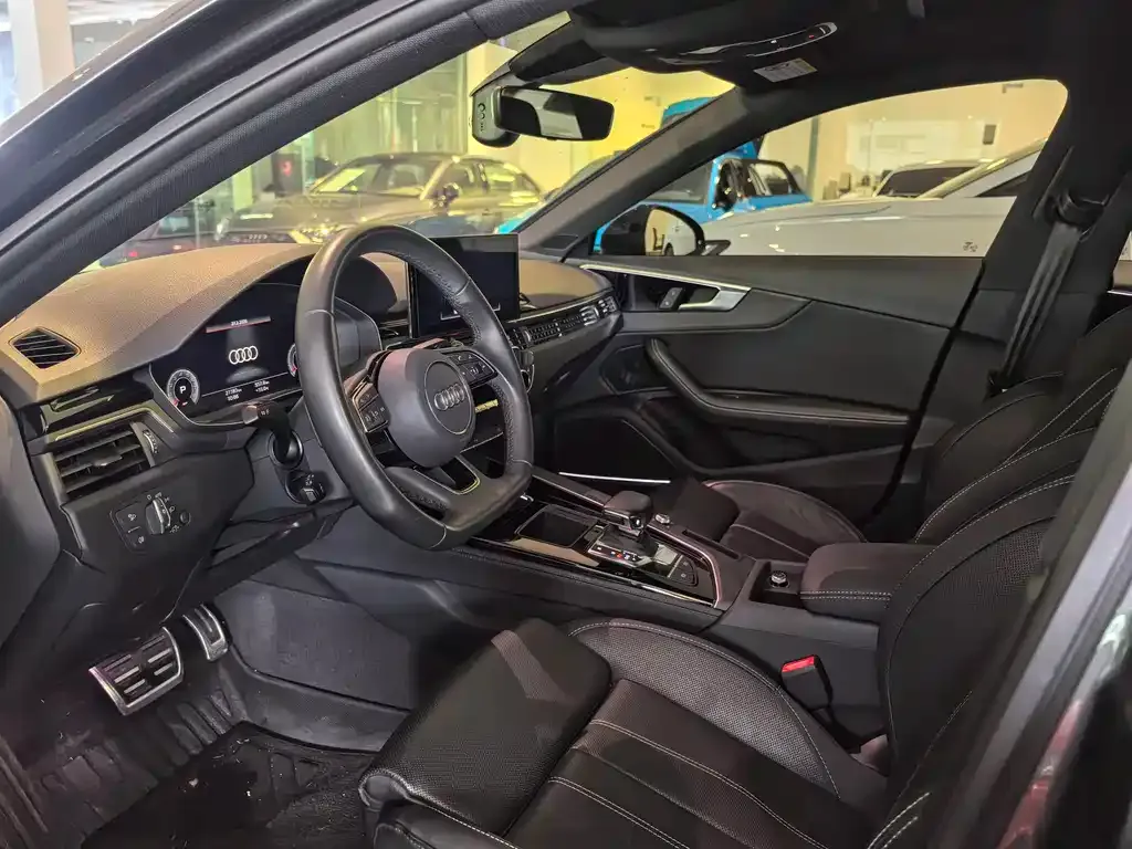 Audi A4L 2023 из CN, фото 7