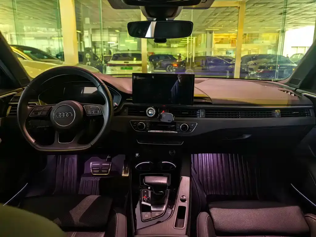 Audi A4L 2023 из CN, фото 9