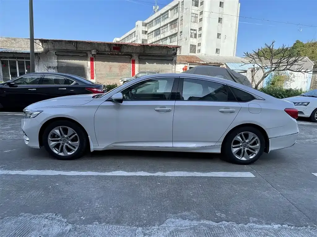Honda Accord — фото 3