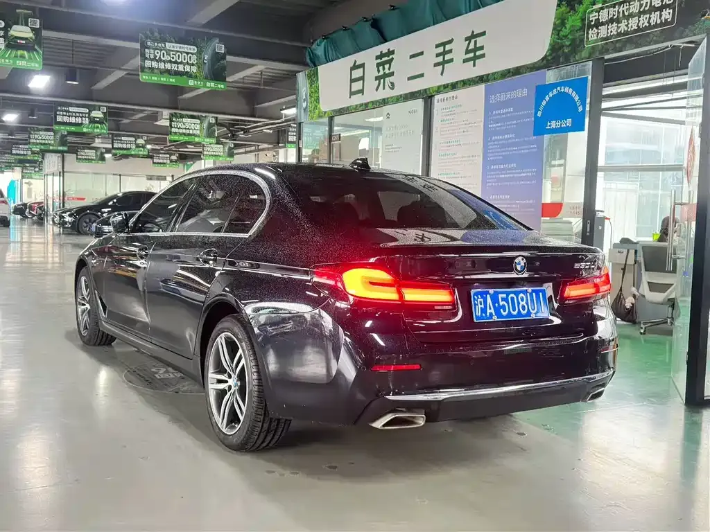 BMW 5 Series — фото 5