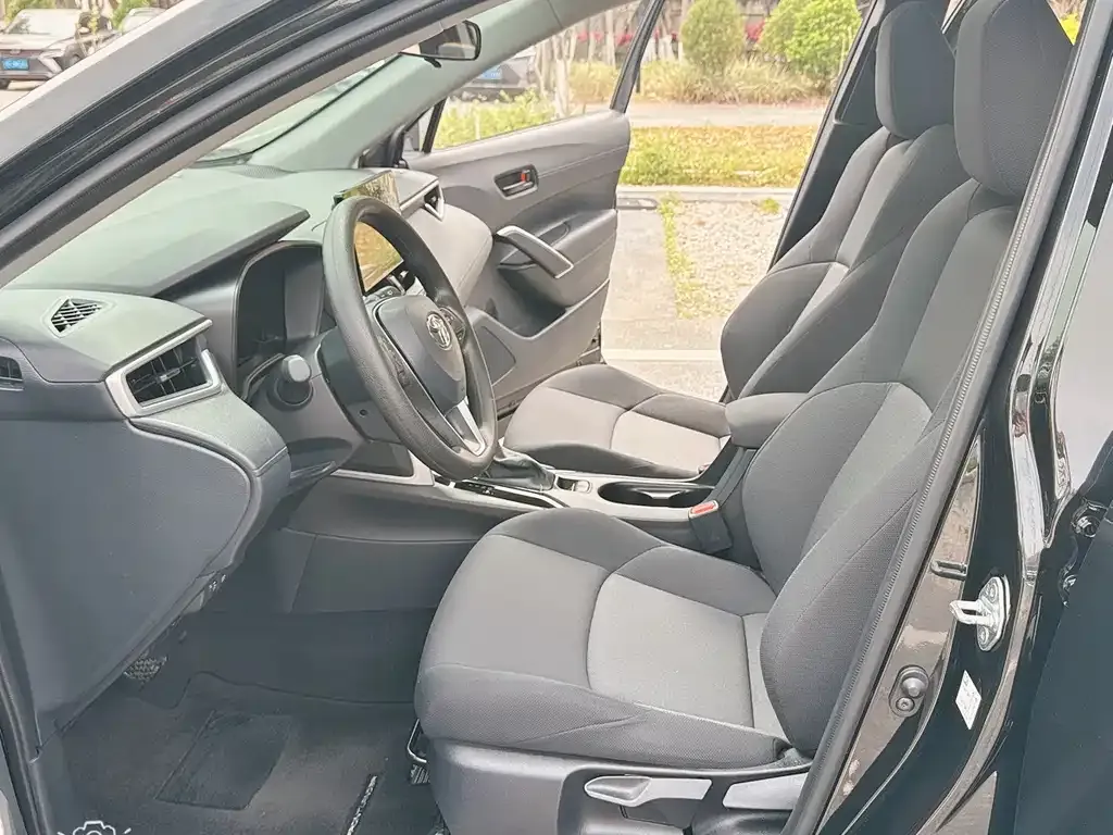 Toyota Frontlander 2024 из CN, фото 4