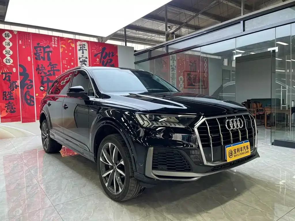 Audi Q7 2023 из CN, фото 10