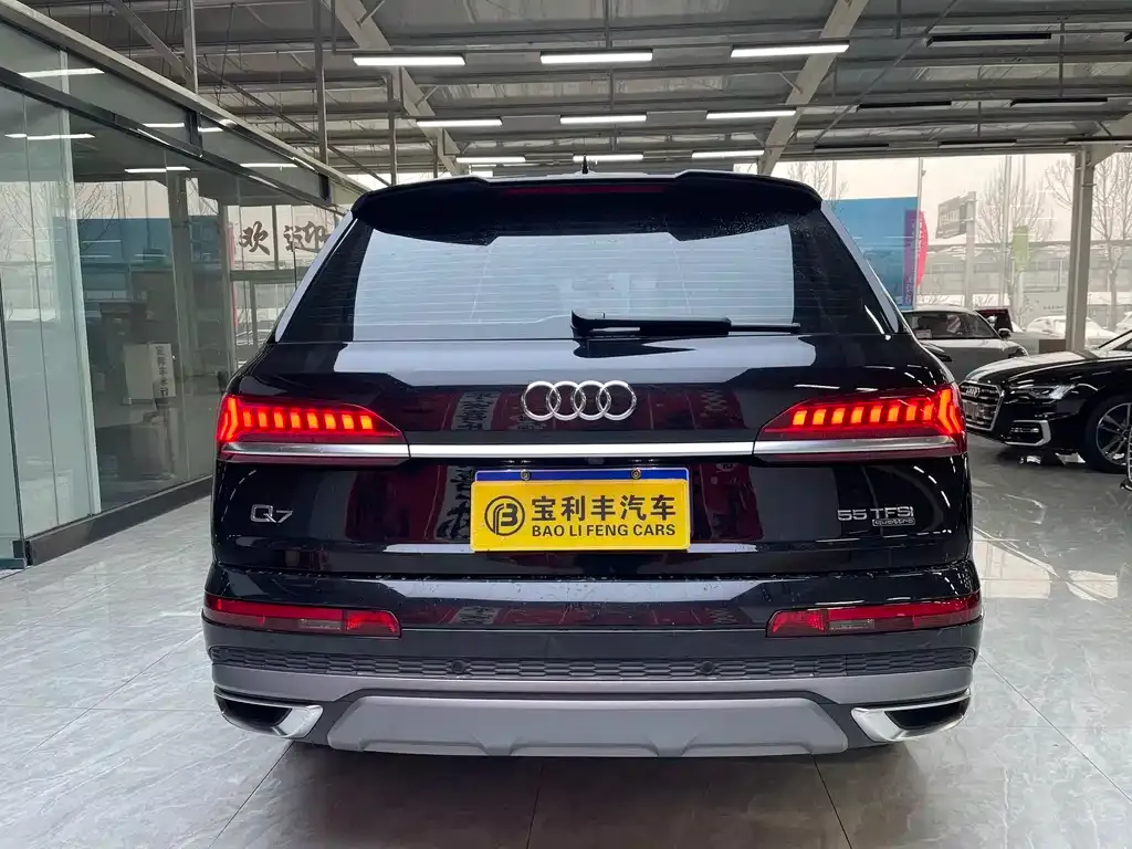 Audi Q7 2023 из CN, фото 3