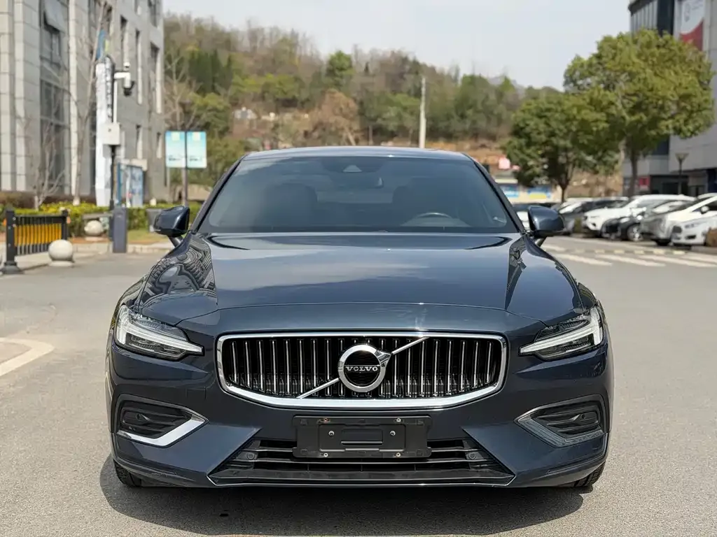 Volvo S60 2022 из CN, фото 10