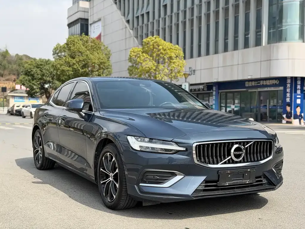 Volvo S60 2022 из CN, фото 8