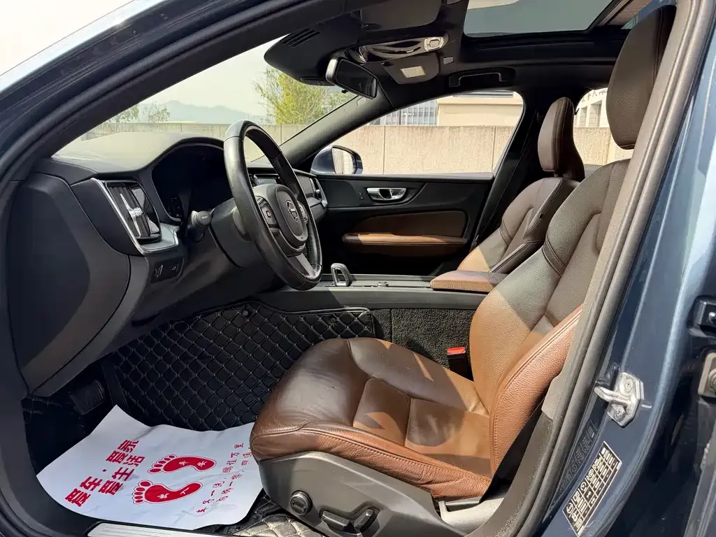 Volvo S60 2022 из CN, фото 7