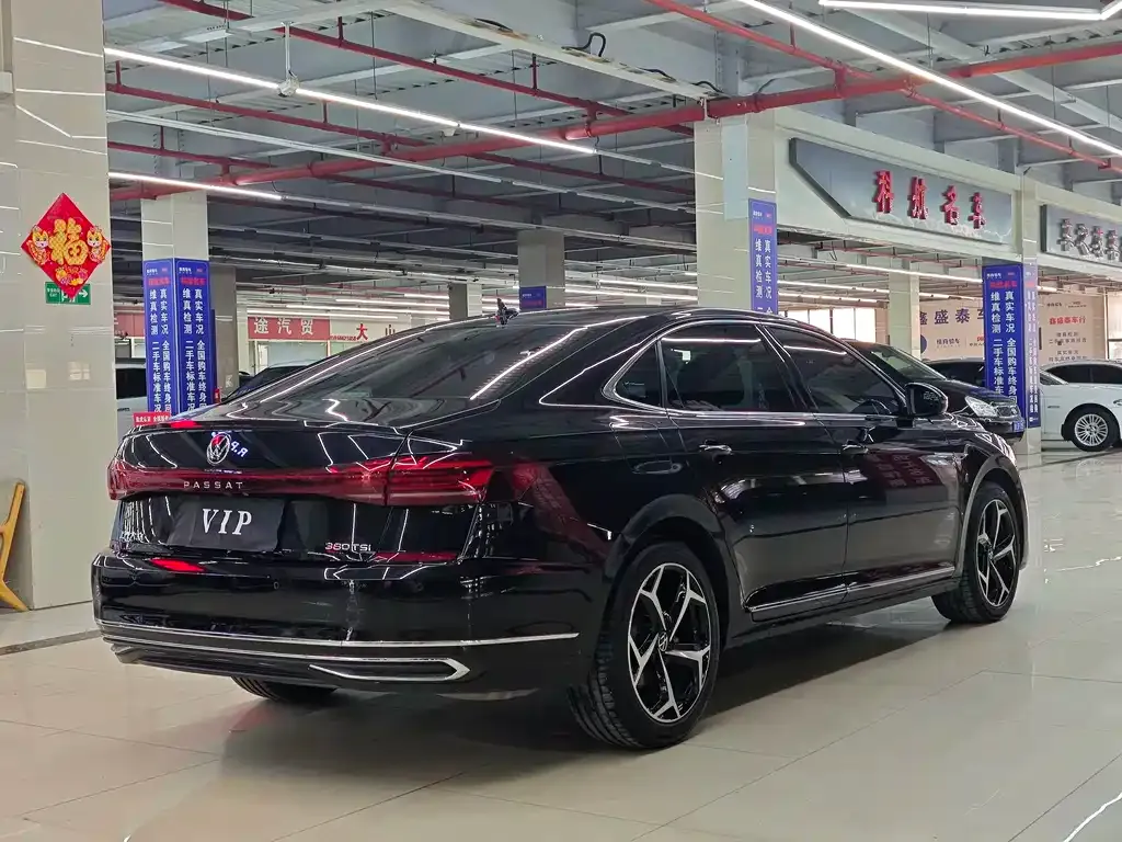 Volkswagen Passat — фото 6
