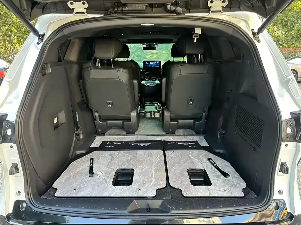 Toyota Sienna — фото 2