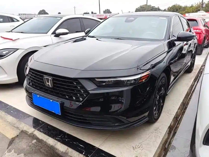 Honda Accord — фото 1