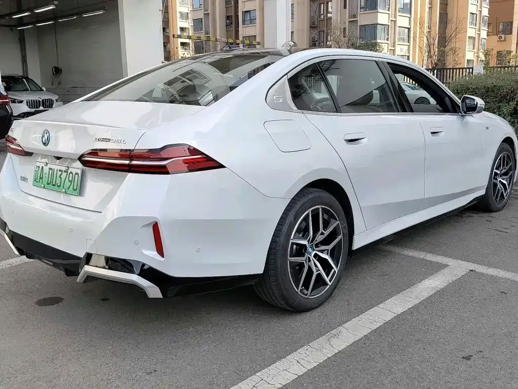 BMW i5 2024 из CN, фото 8