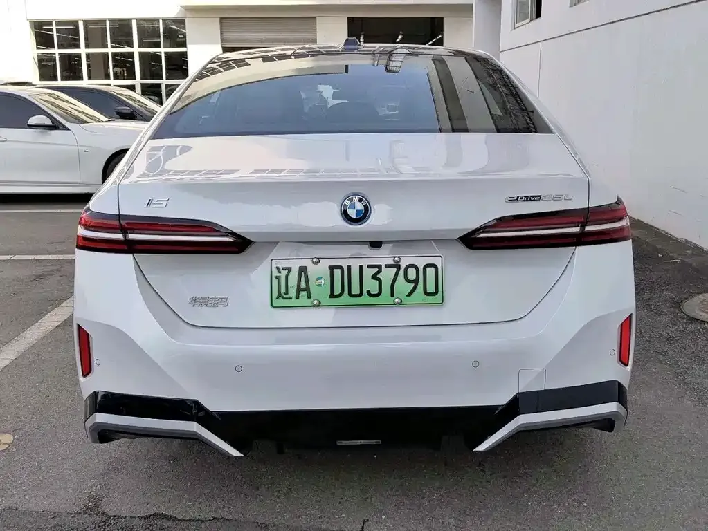 BMW i5 2024 из CN, фото 3