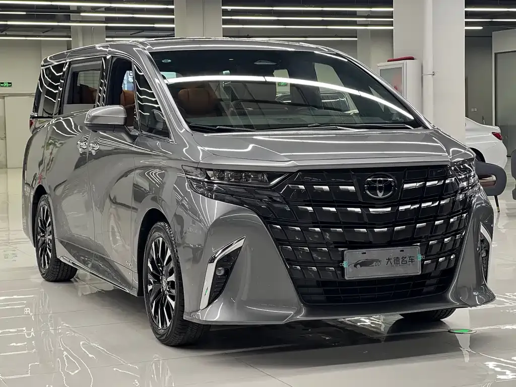 Toyota Alphard — фото 10