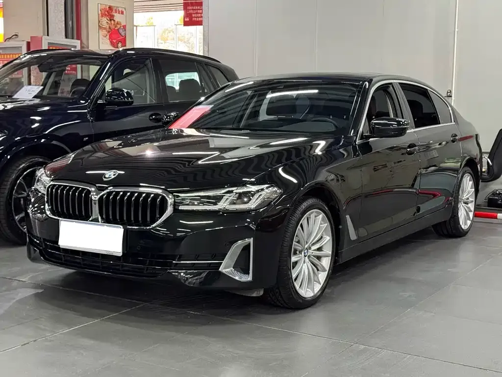 BMW 5 Series — фото 1