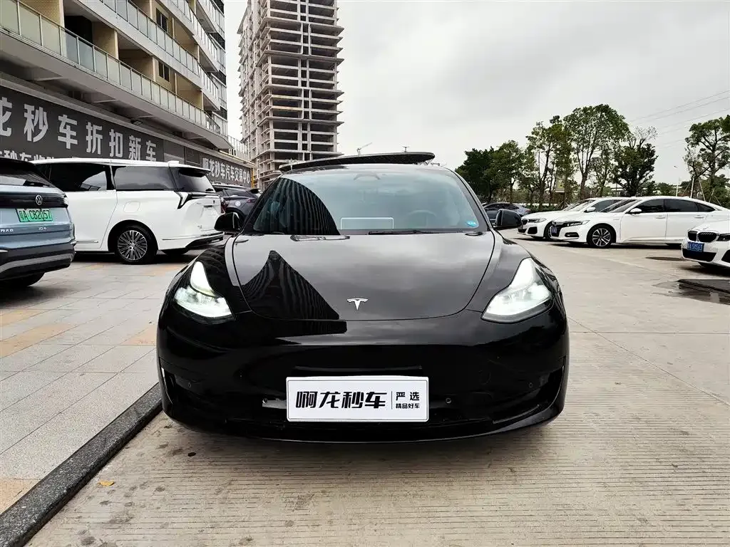 Tesla Model 3 — фото 10
