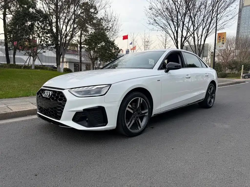 Audi A4L 2023 из CN, фото 1