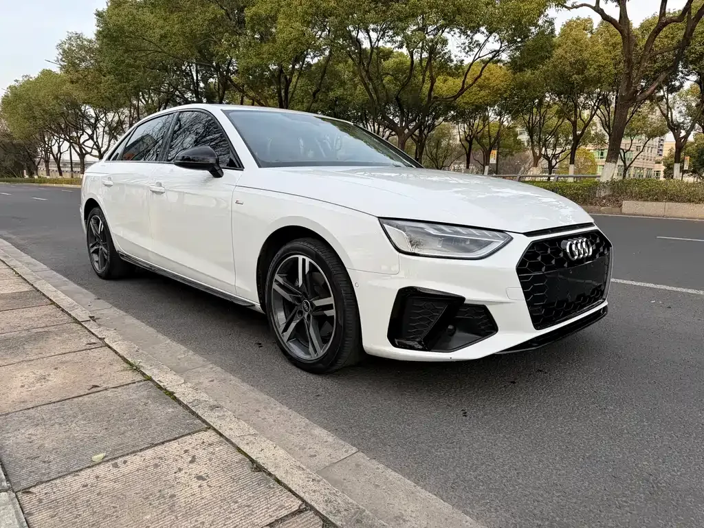 Audi A4L 2023 из CN, фото 10