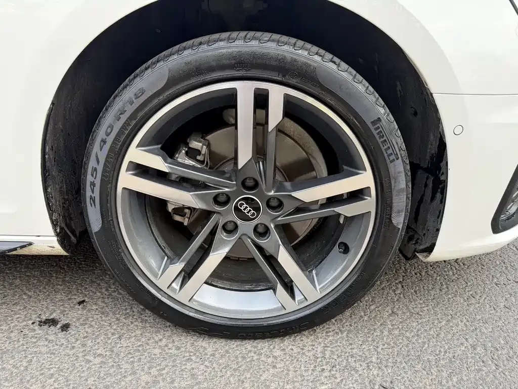 Audi A4L 2023 из CN, фото 7