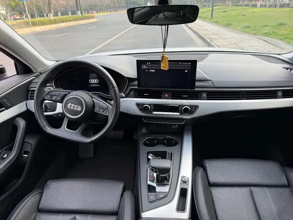 Audi A4L 2023 из CN, фото 5