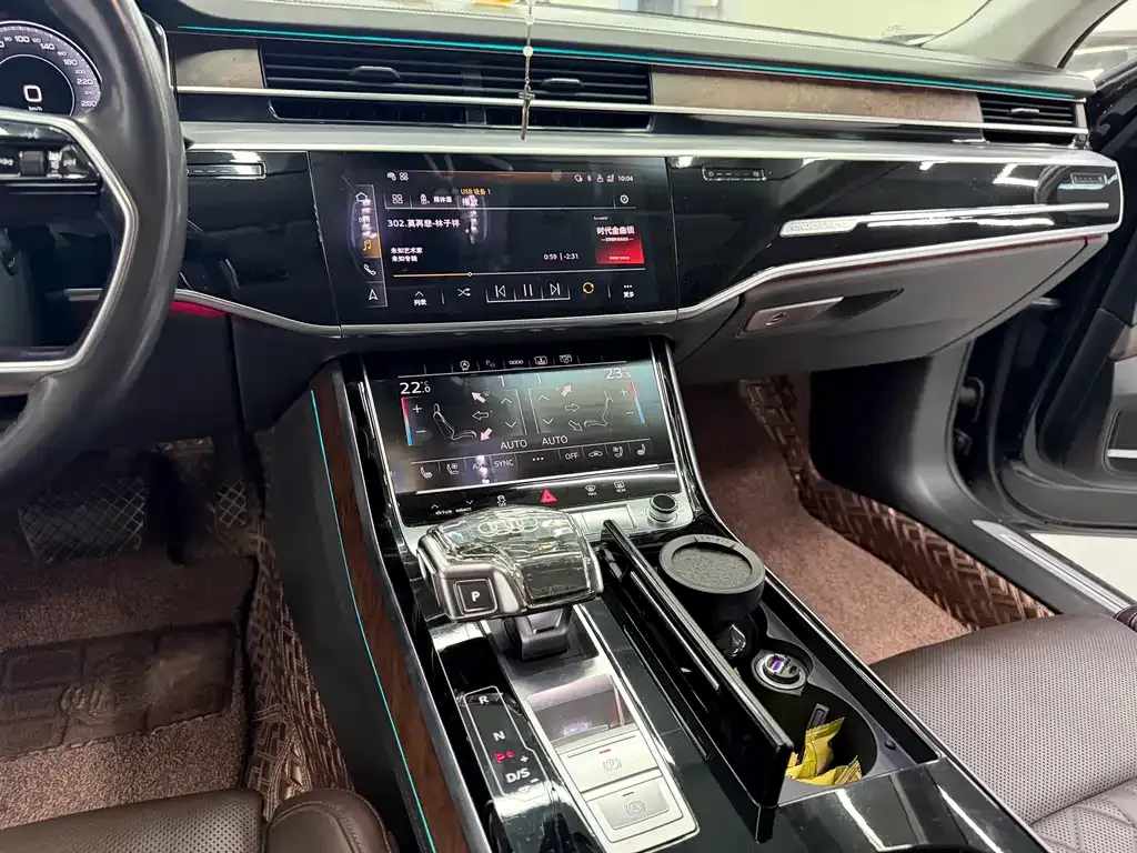 Audi A8 2022 из CN, фото 6