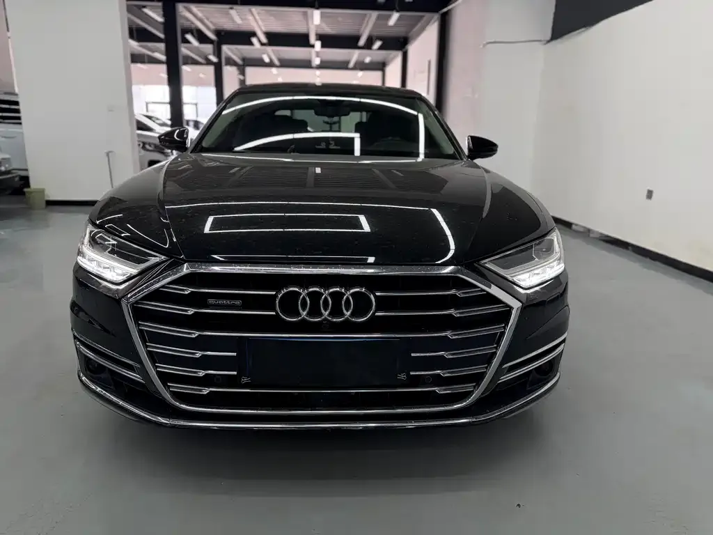 Audi A8 2022 из CN, фото 2