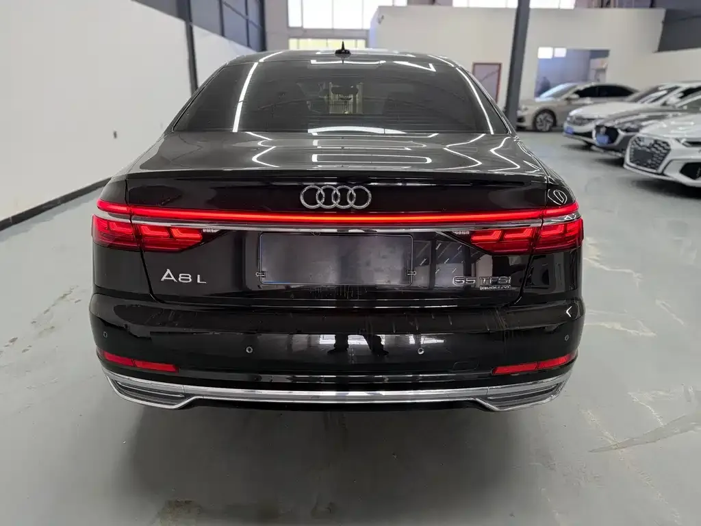 Audi A8 2022 из CN, фото 8