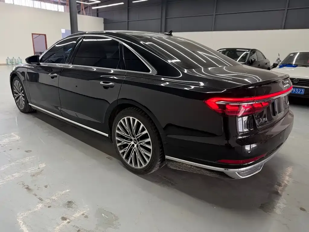 Audi A8 2022 из CN, фото 3