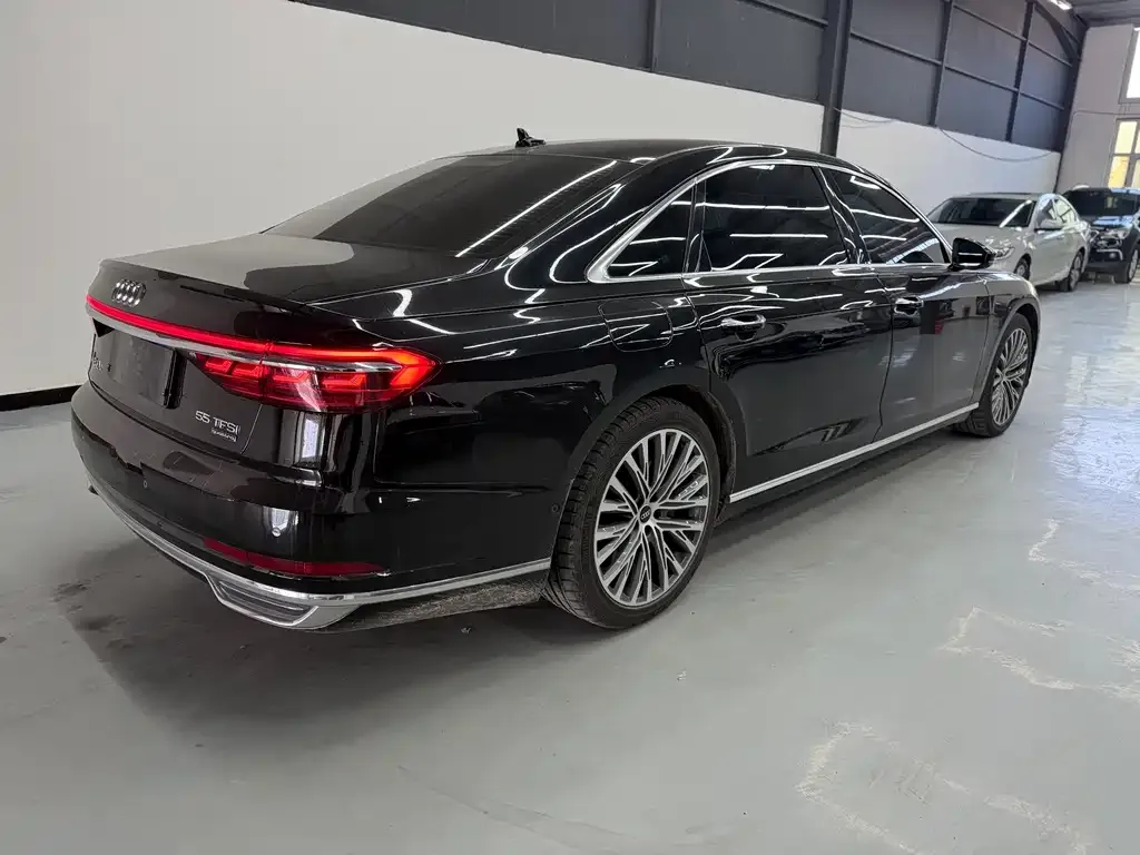Audi A8 2022 из CN, фото 7