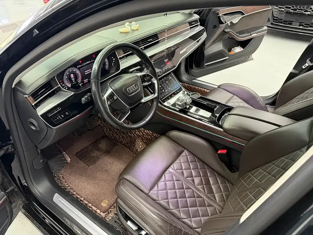 Audi A8 2022 из CN, фото 9
