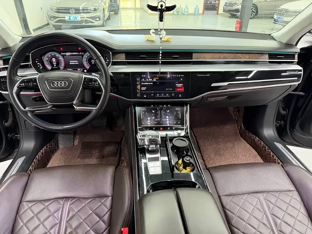 Audi A8 2022 из CN, фото 10